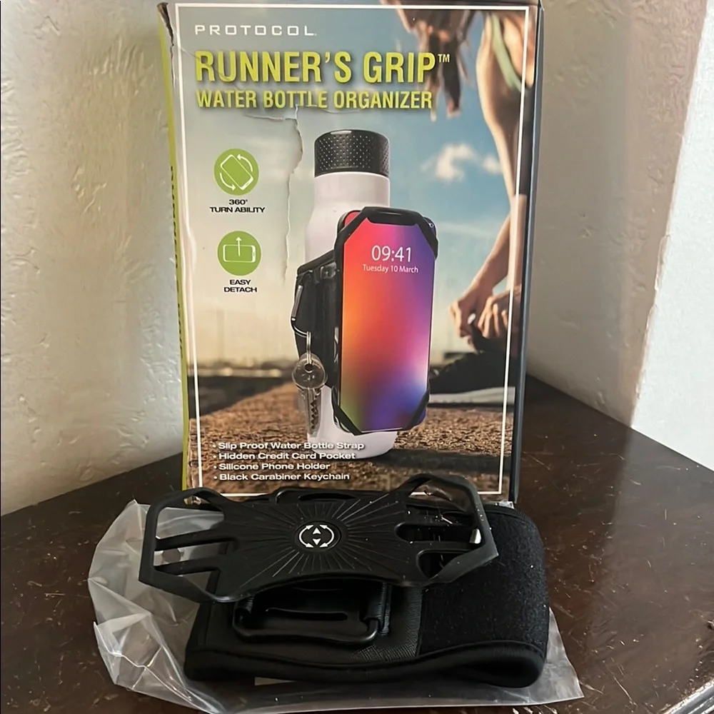 Runner's Grip Water Bottle Organizer - Black